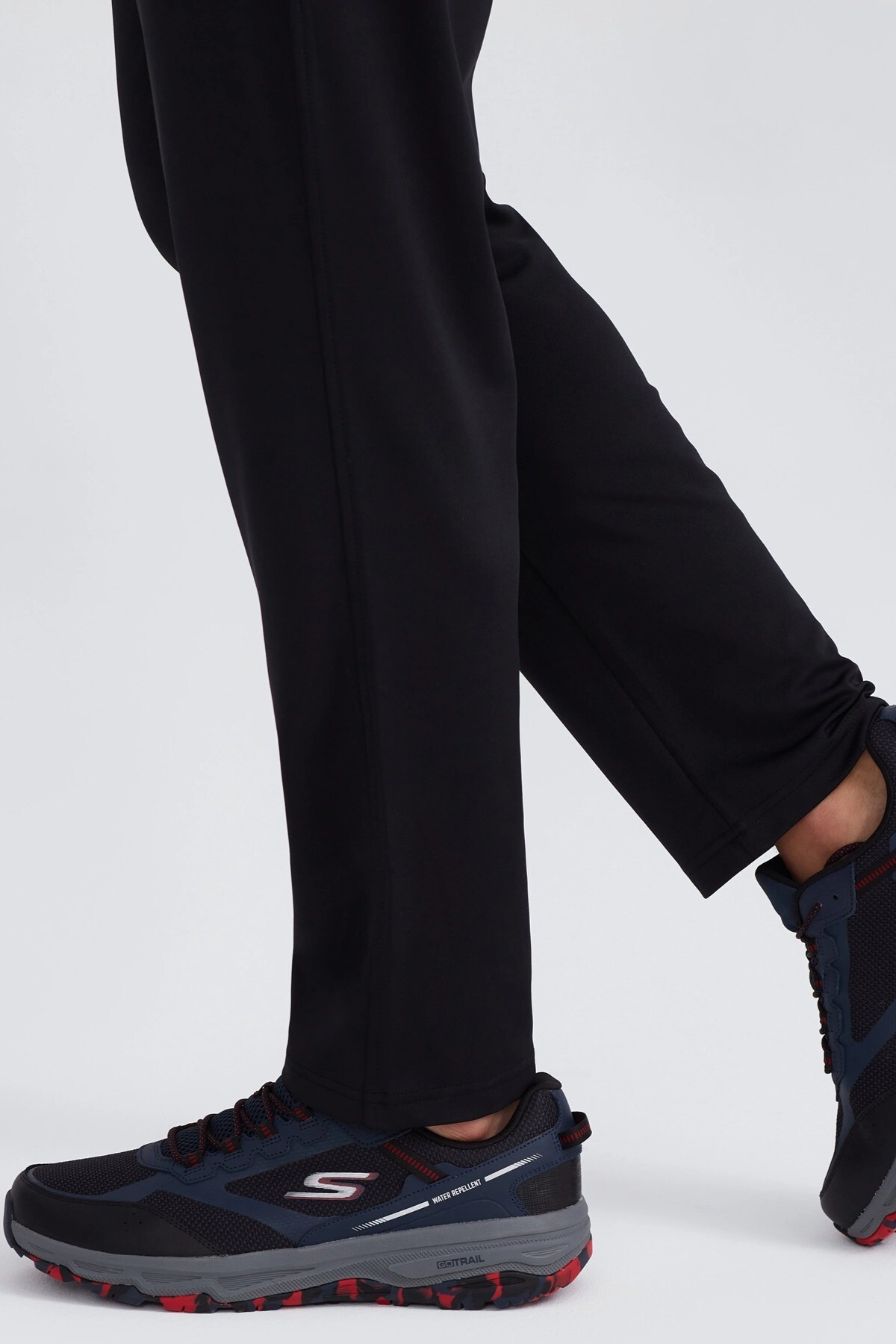 اسکچرز کفش پیاده‌روی مردانه گو ران تریل آلتیتود-ماربل راک ۲.۰ چرم ضد آب، چرم اصل