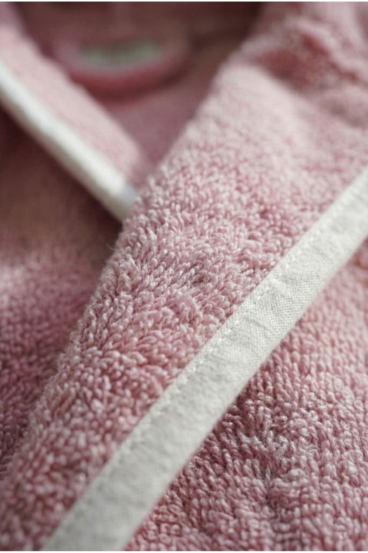 Motif Mağaza *İHRAÇ FAZLASI* Çocuk Bornozu Kapüşonlu Cepli Premium MicroCotton %100 Pamuk -HAFİF KUSURLUDUR- fotoğrafı 4 (önizleme)