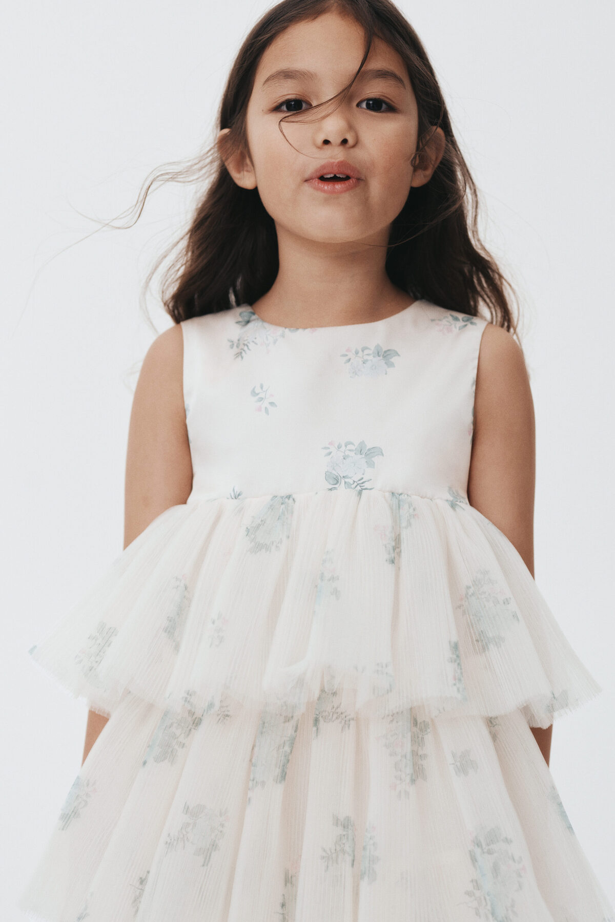 H&M Katlı Tül Etekli Elbise fotoğrafı 2 (önizleme)