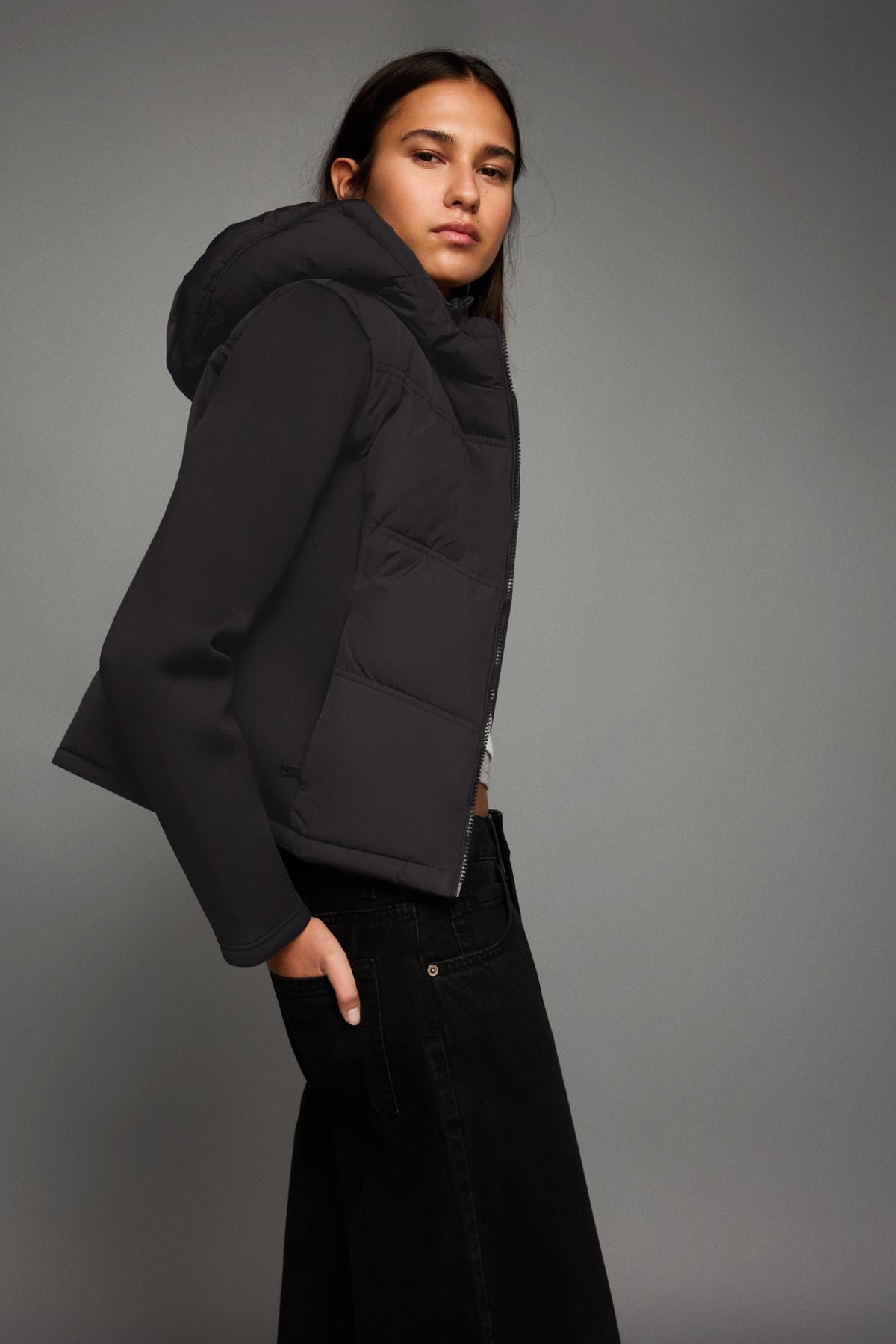 Bershka  Sentetik kauçuk kumaş görünümlü birleşik kapüşonlu ceket - Görsel 5