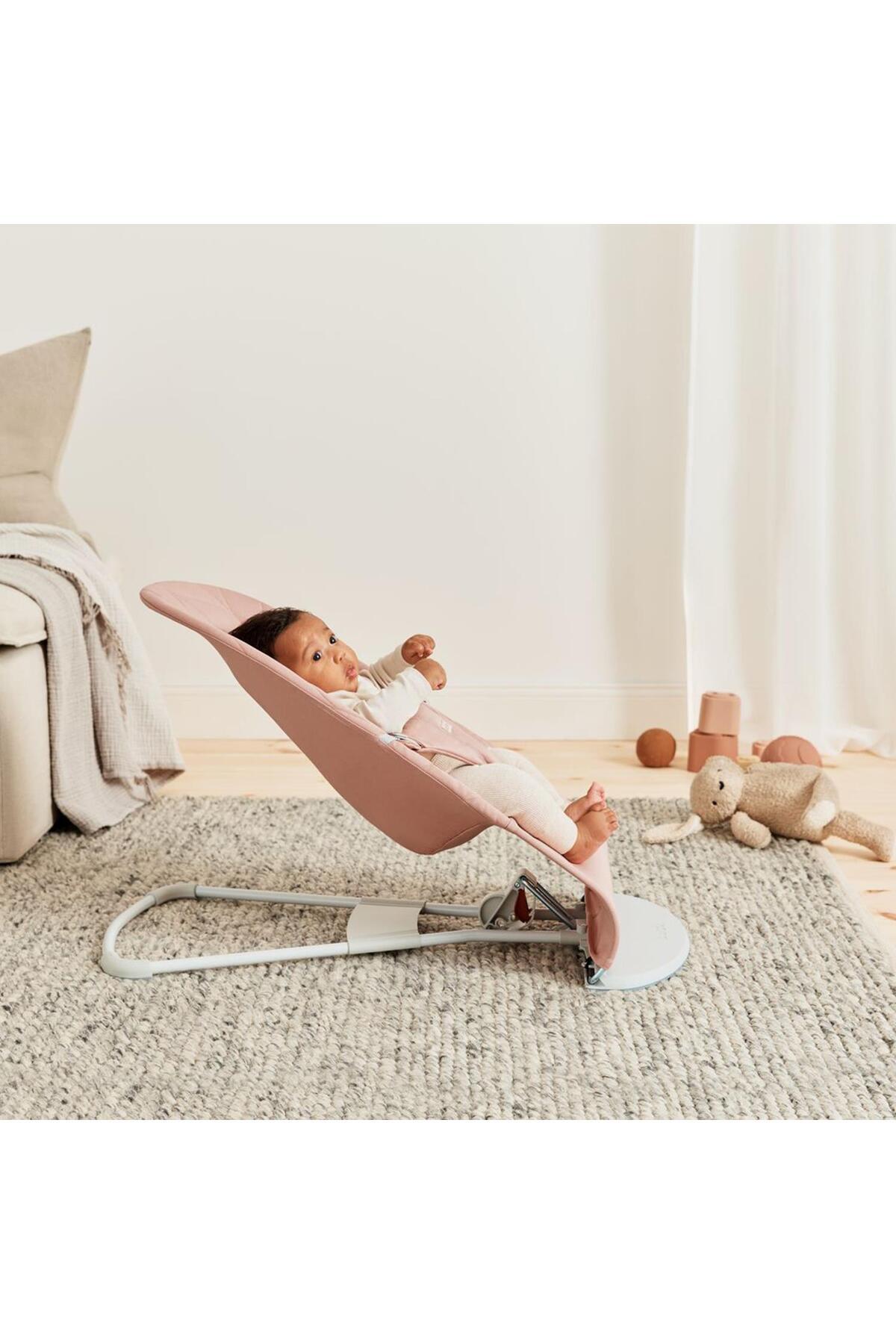 BabyBjörn Woven Petal Dusty Ana Kucağı Cotton Oyunaklı fotoğrafı 3 (önizleme)