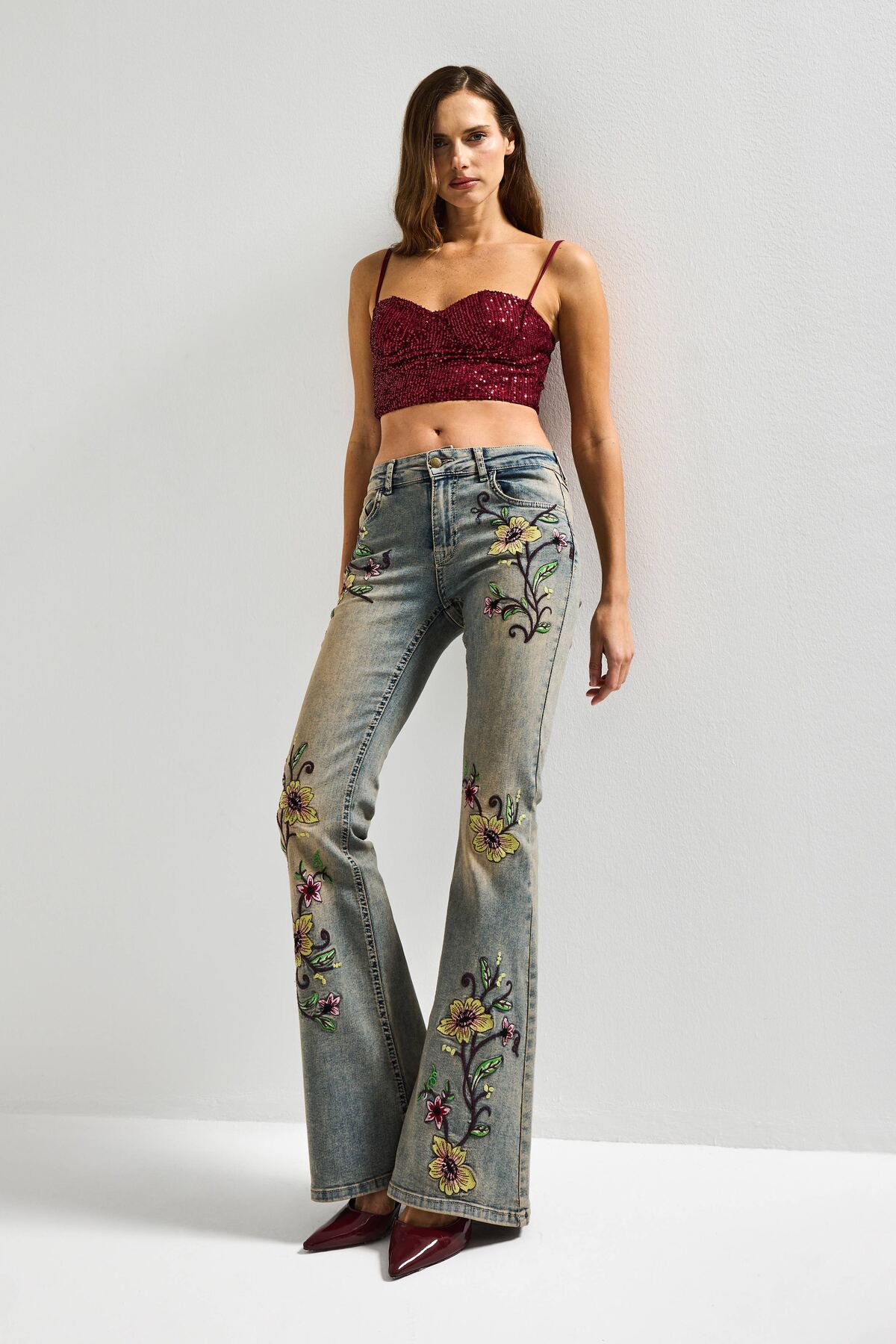 it's basic  Kadın T.Kot Rengi 4s6-91 Midrise Flare Fit Özel Nakış Desenli Elastan Kumaş Denim Jean - Görsel 3