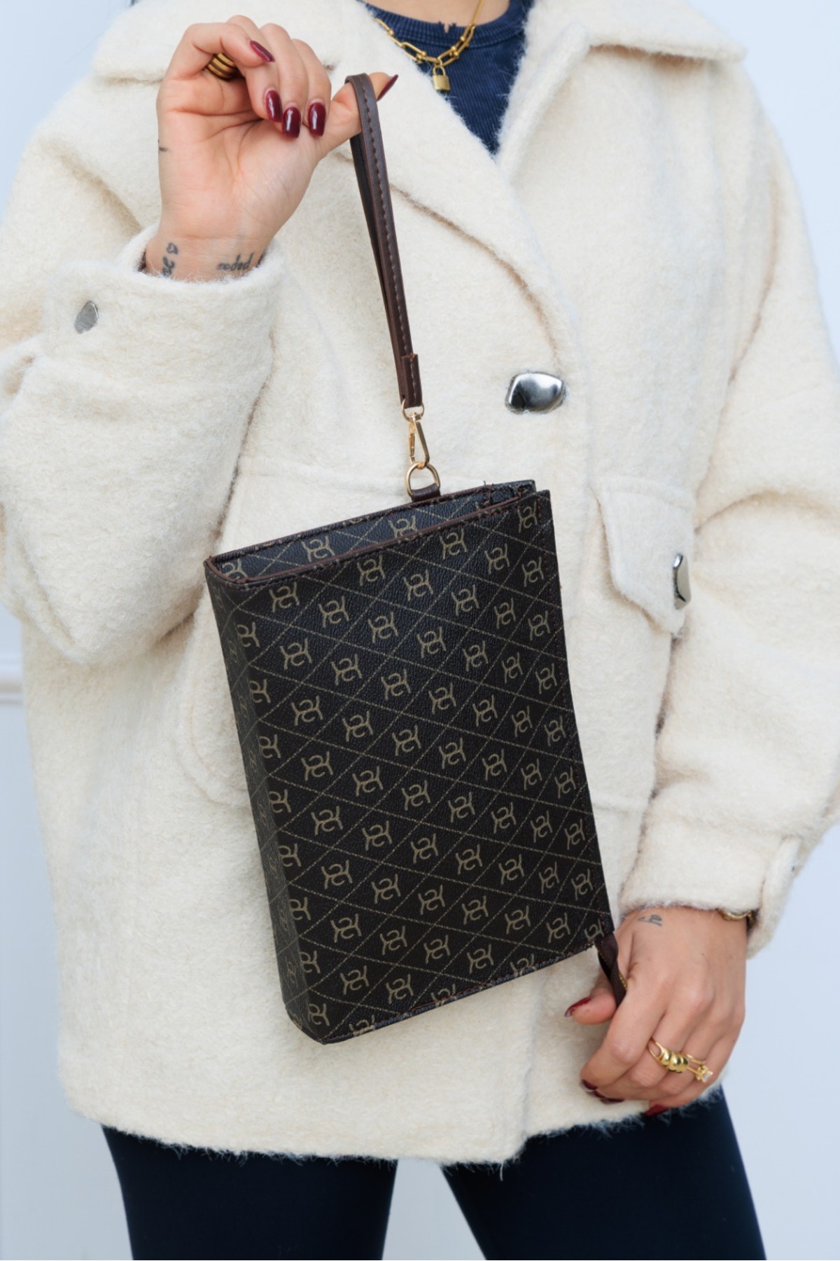 Nexora Kadın Monogram Desenli Clutch El Çantası Şık ve Günlük Kullanım Portföy Çanta görsel 6