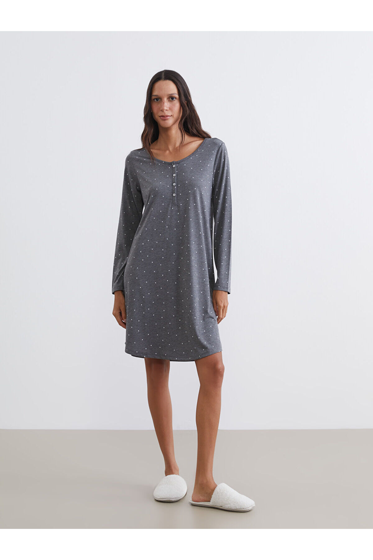 LC Waikiki Elsiva Collection Gri U Yaka Yıldız Desenli Kadın Gecelik