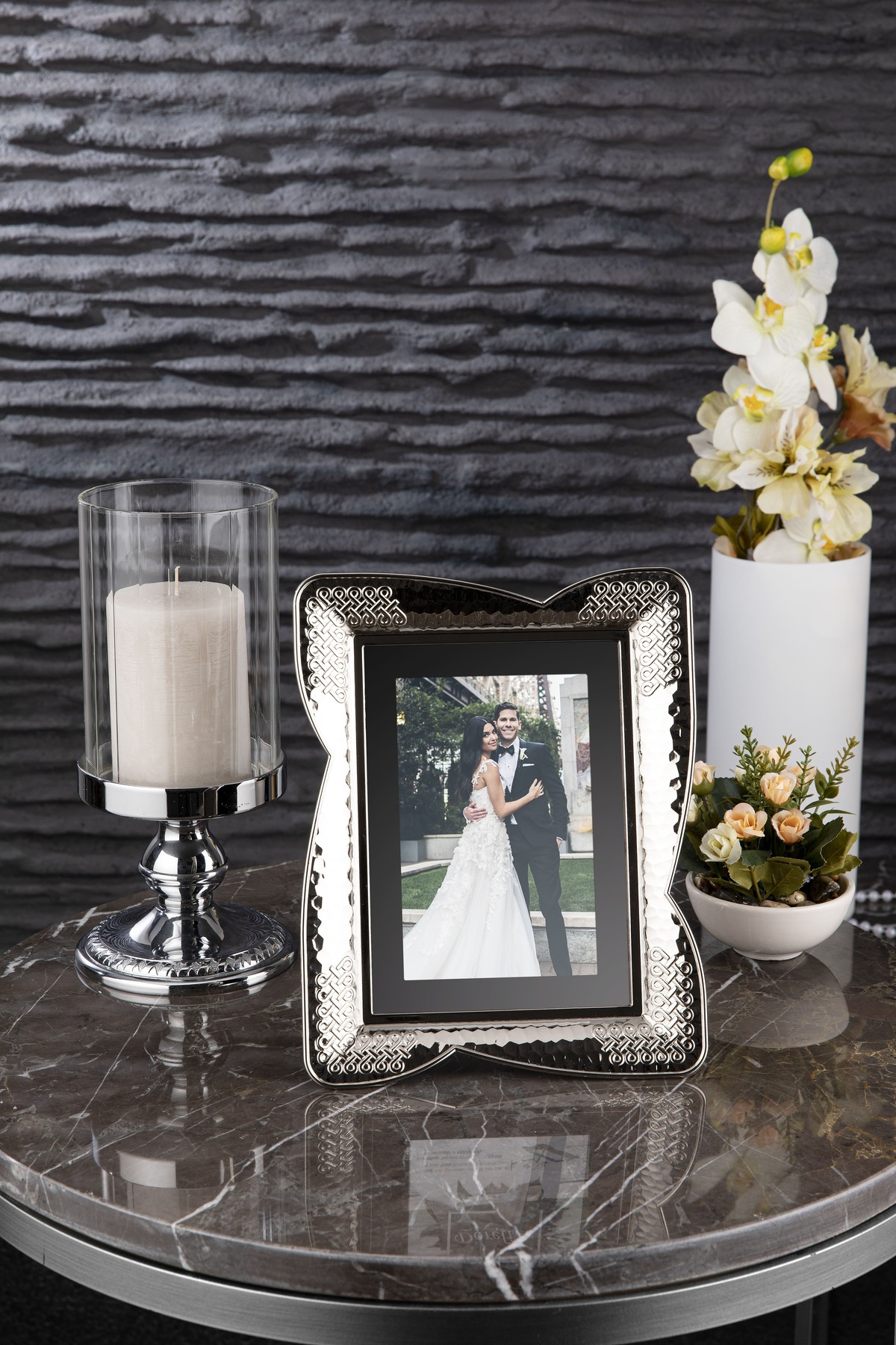 Myra Glass Metal Picture Frame (13X18)