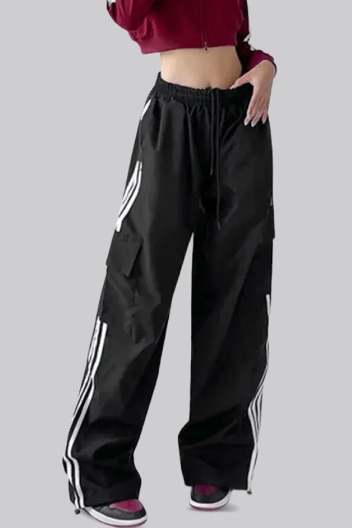 İlayda Toprak  Kargo Paraşüt Çizgili Bol Paça Siyah Eşofman Altı Unısex - Görsel 2