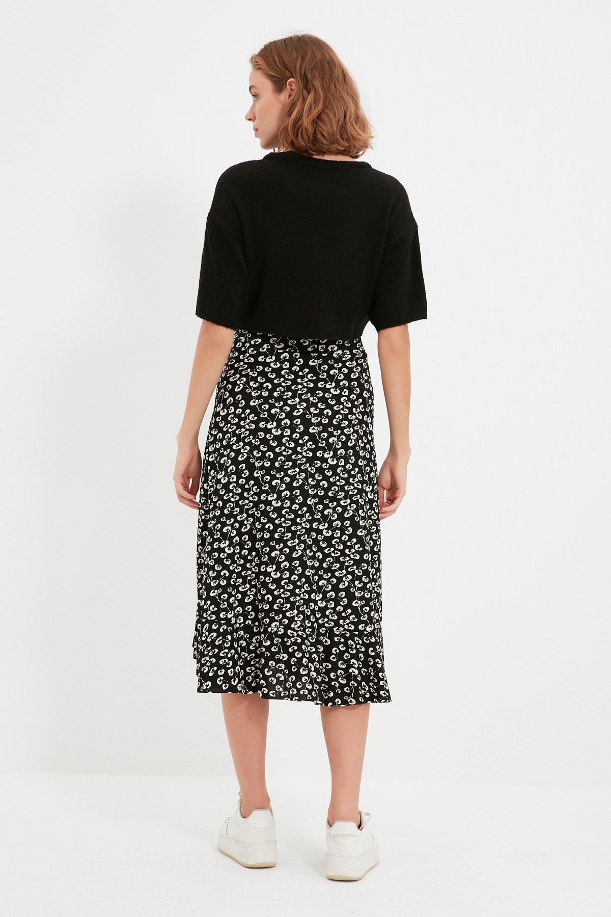 Trendyol Collection-Schwarzer bedruckter High-Waist-Midirock aus Stretch-Strick mit Raffung und Volant TWOSS21ET0029 5