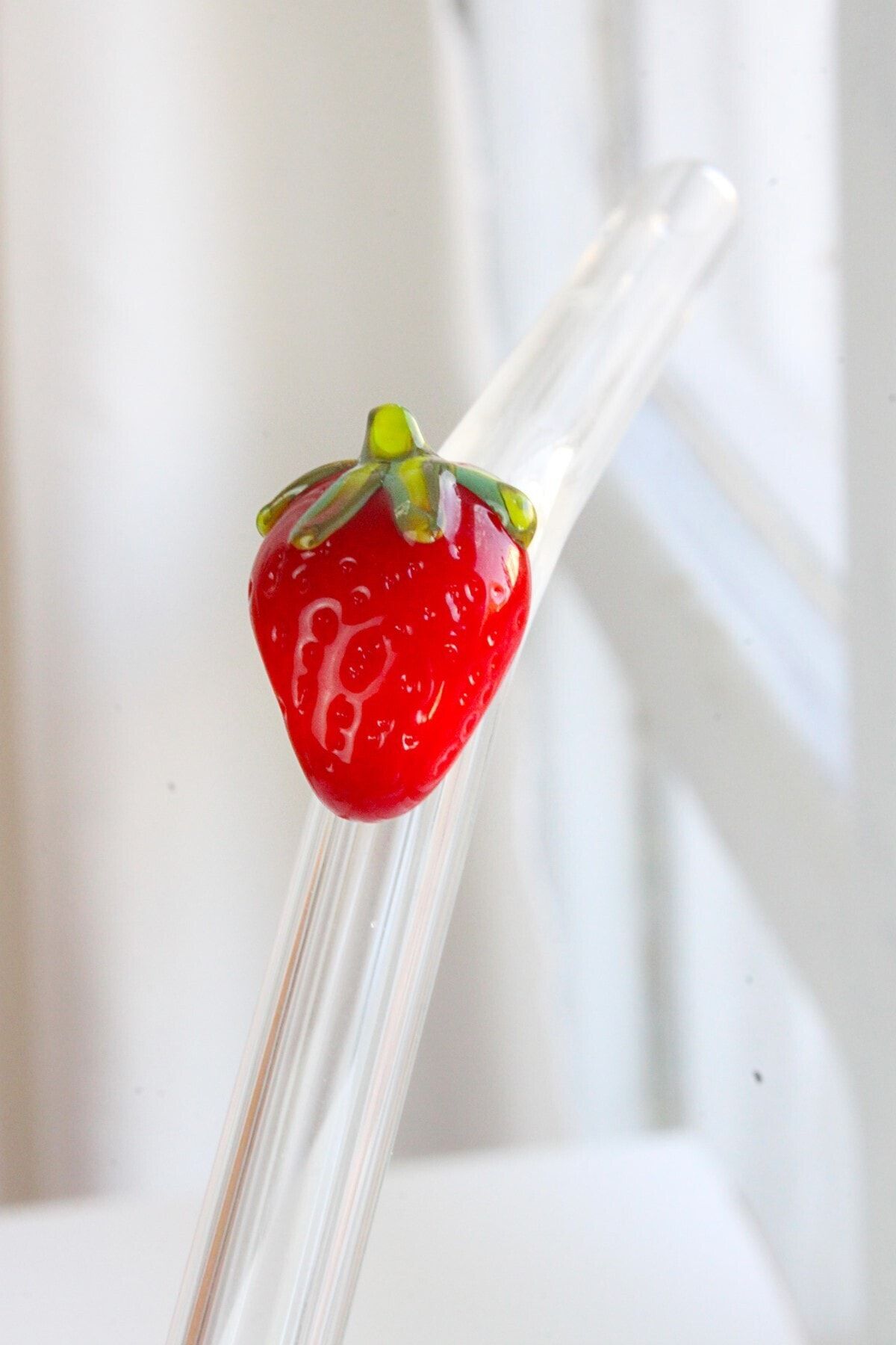 ADAMODART-Strawberry Figured Single Glass Straw 2