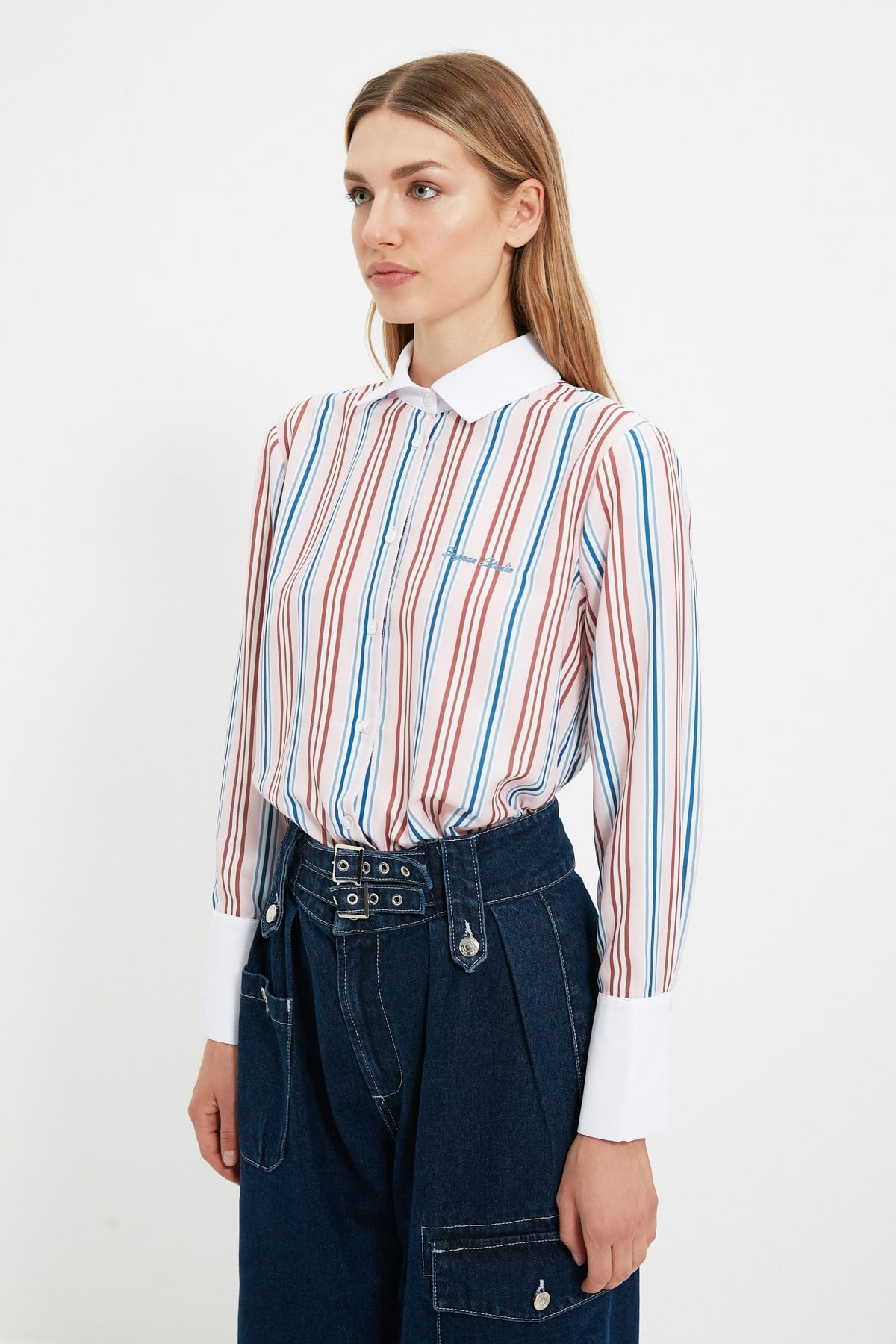 Trendyol Collection-X Sagaza Studio Mehrfarbig gestreiftes besticktes Hemd TPRAW22GO1090 3