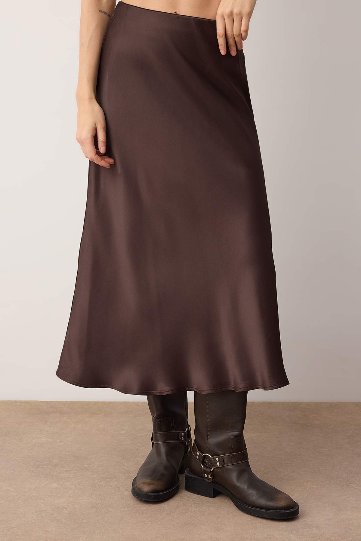 Trendyolmilla  Kahverengi Saten A-line/Çan Kesim Midi Etek TWOAW26ET00163 - Görsel 3