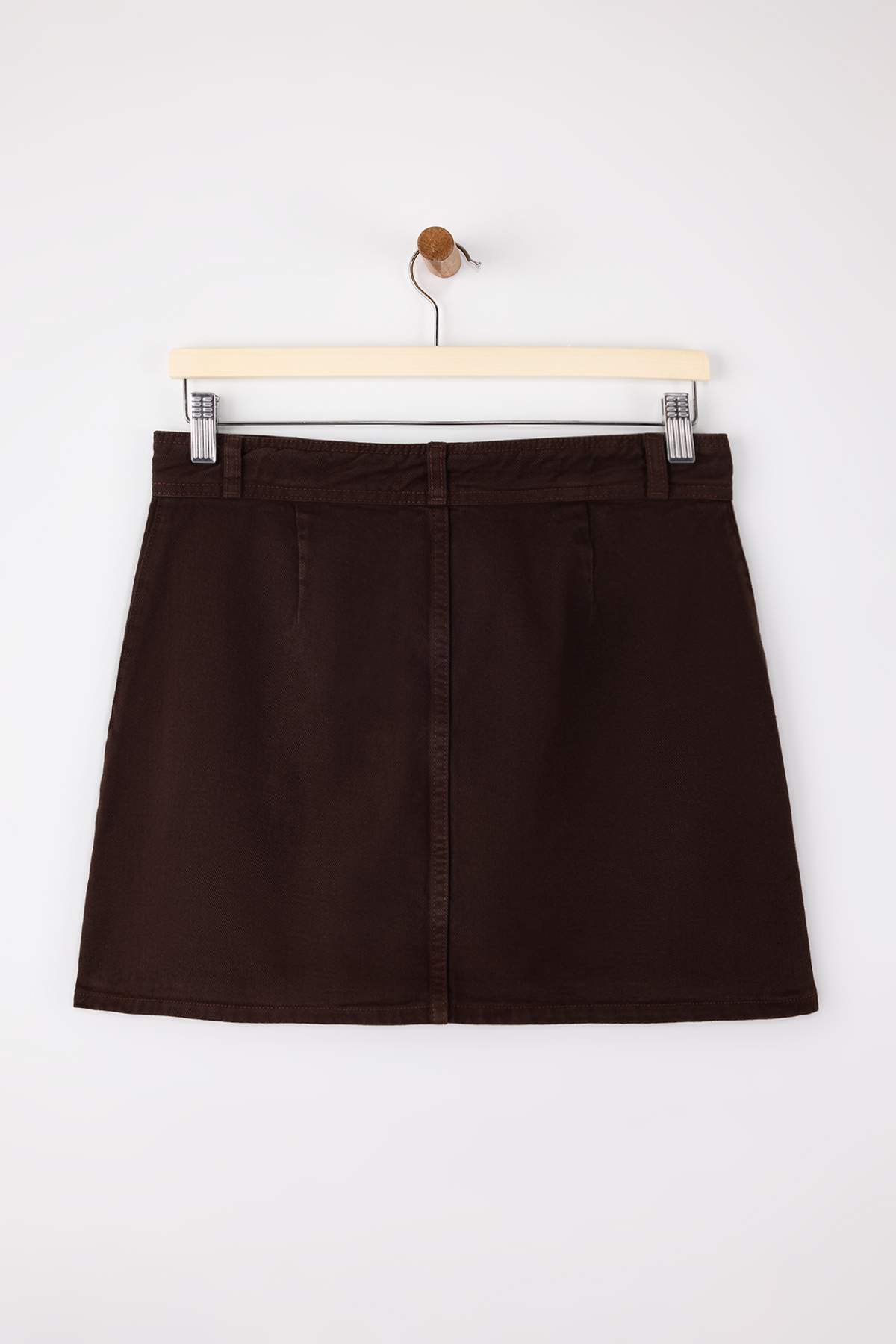 Trendyolmilla  Kahverengi Düğme Detaylı Mini %100 Pamuk Denim Etek TWOSS26ET00007 - Görsel 6