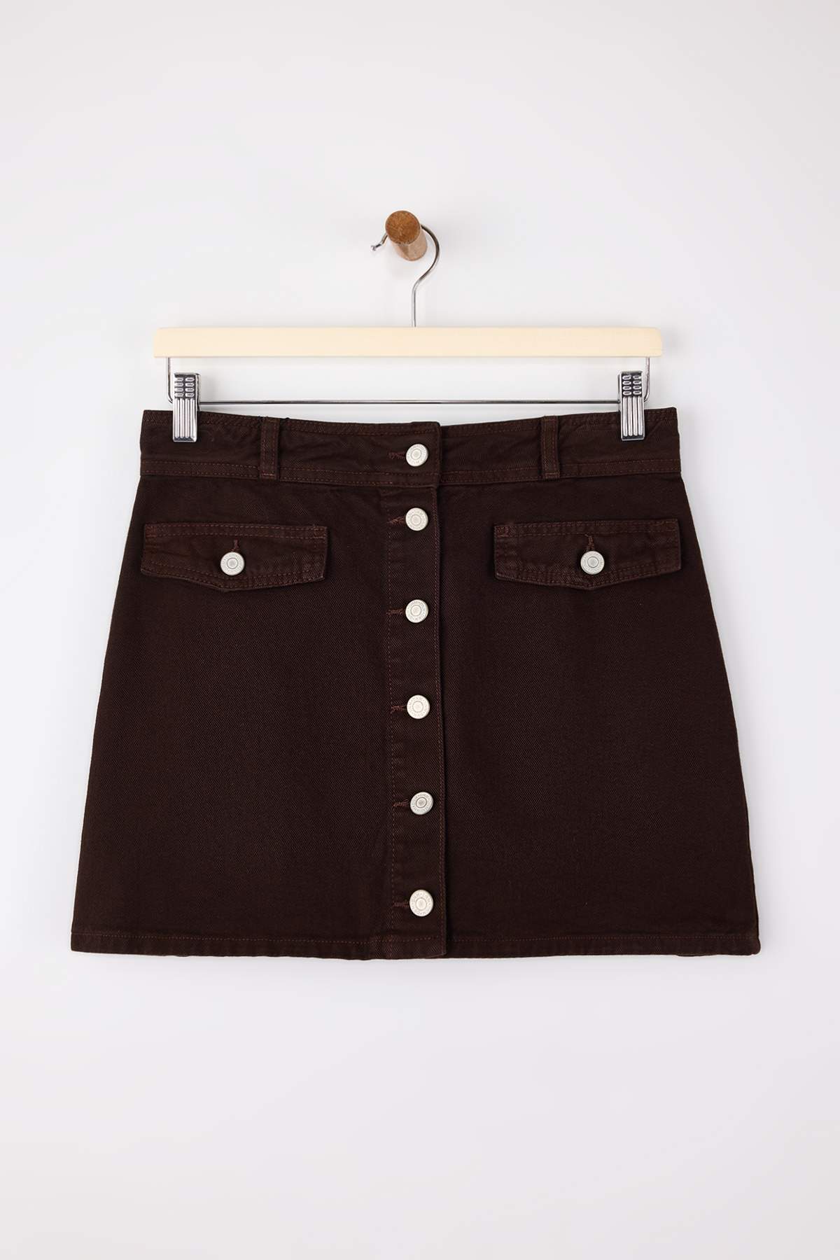 Trendyolmilla  Kahverengi Düğme Detaylı Mini %100 Pamuk Denim Etek TWOSS26ET00007 - Görsel 5