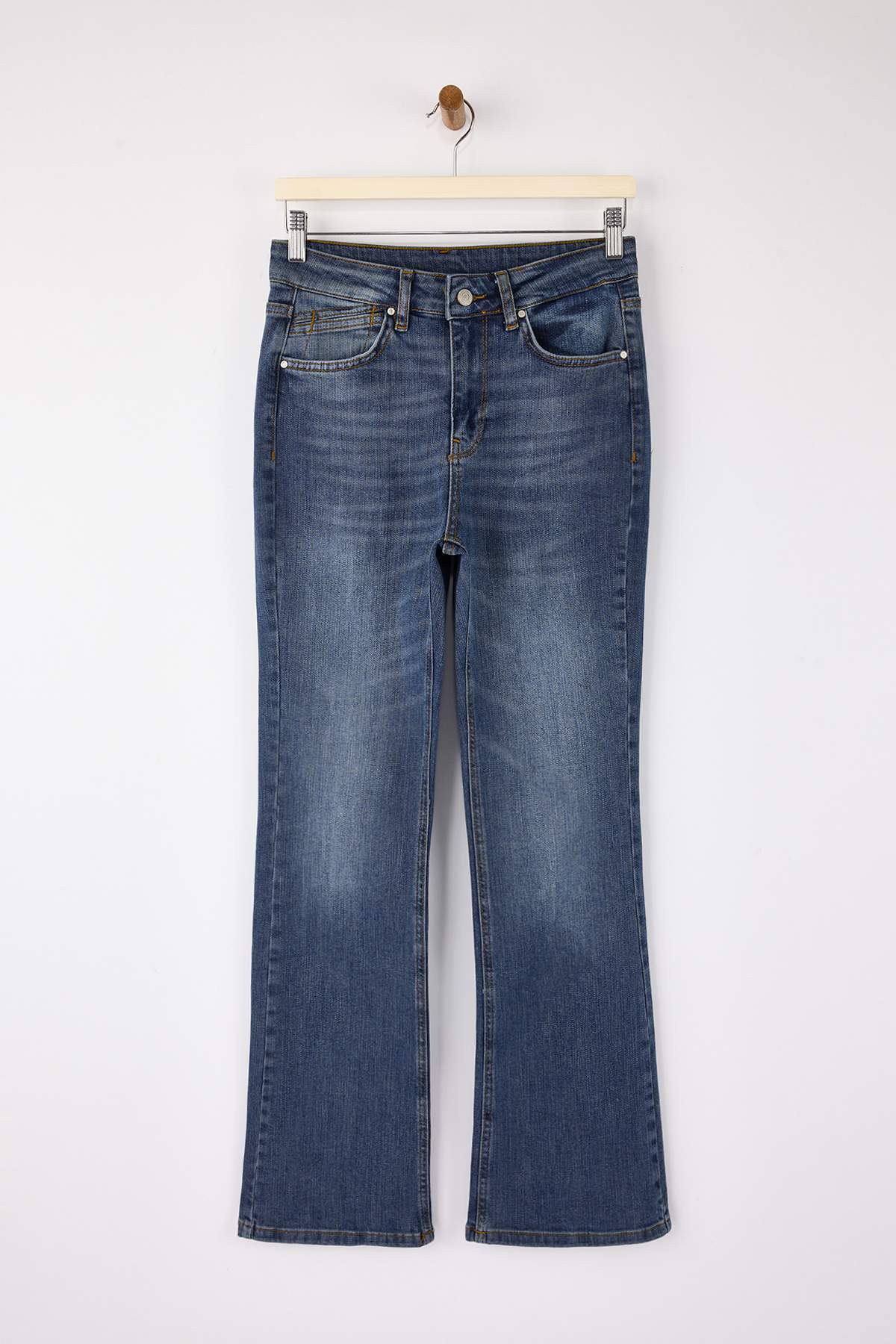 Trendyolmilla  Mavi Normal Bel Az Esnek Flare İspanyol Paça Jeans TWOSS26JE00010 - Görsel 5