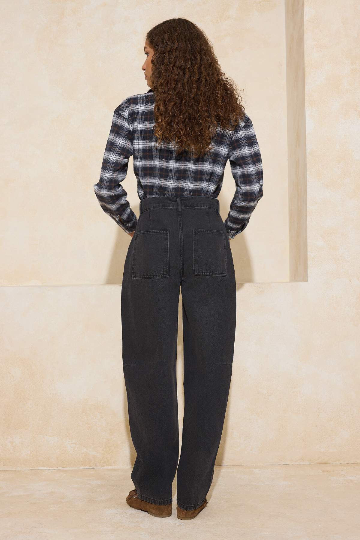 Trendyolmilla  Siyah More Sustainable Dikiş Detaylı Düşük Bel Loose Baggy %100 Pamuk Jeans TWOAW25JE00328 - Görsel 4