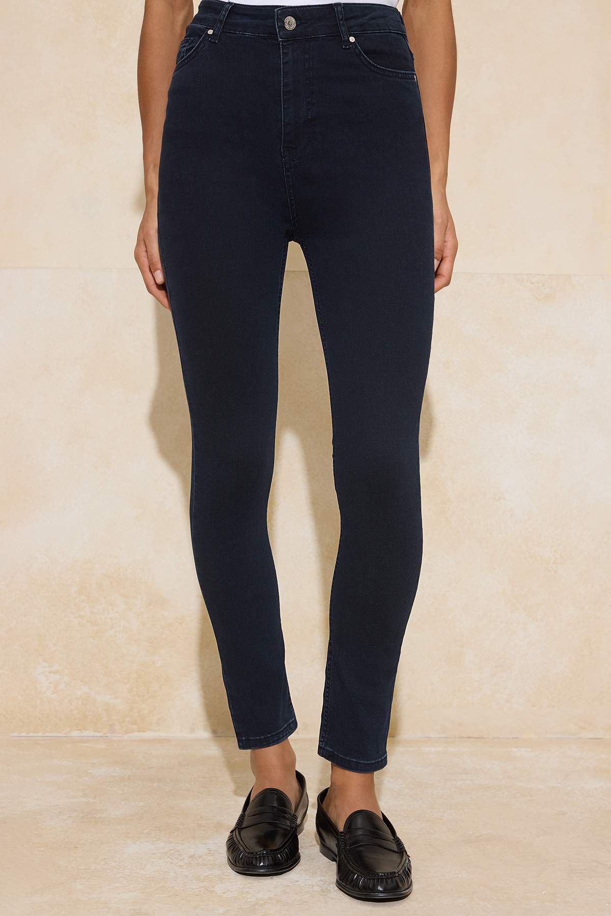 Trendyolmilla  Gece Mavisi Vücudu Saran Yüksek Bel Ekstra Esnek Skinny Jeans TWOSS23JE00080 - Görsel 3