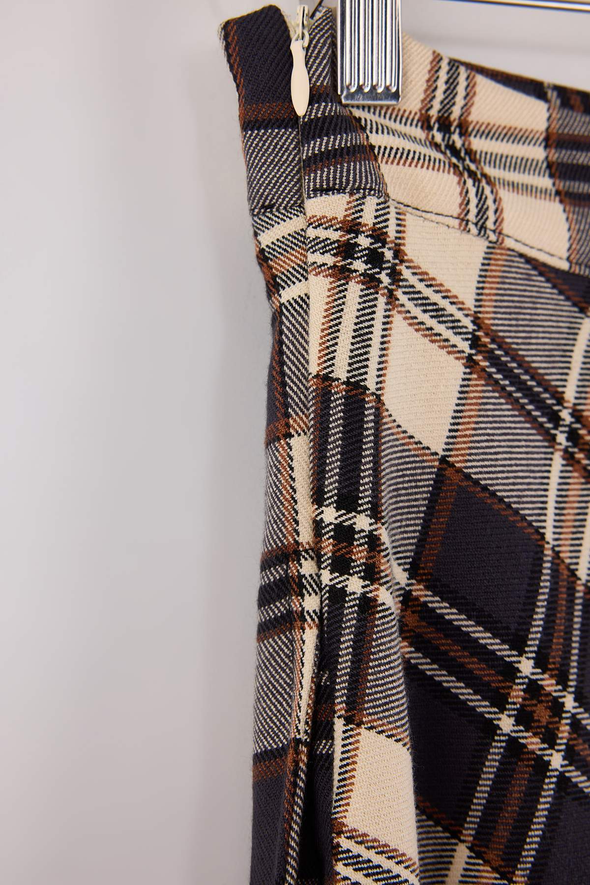 Trendyolmilla  Siyah Ekru Ekoseli Dokuma Uzun Maxi Kloş Etek TWOAW26ET00164 - Görsel 8