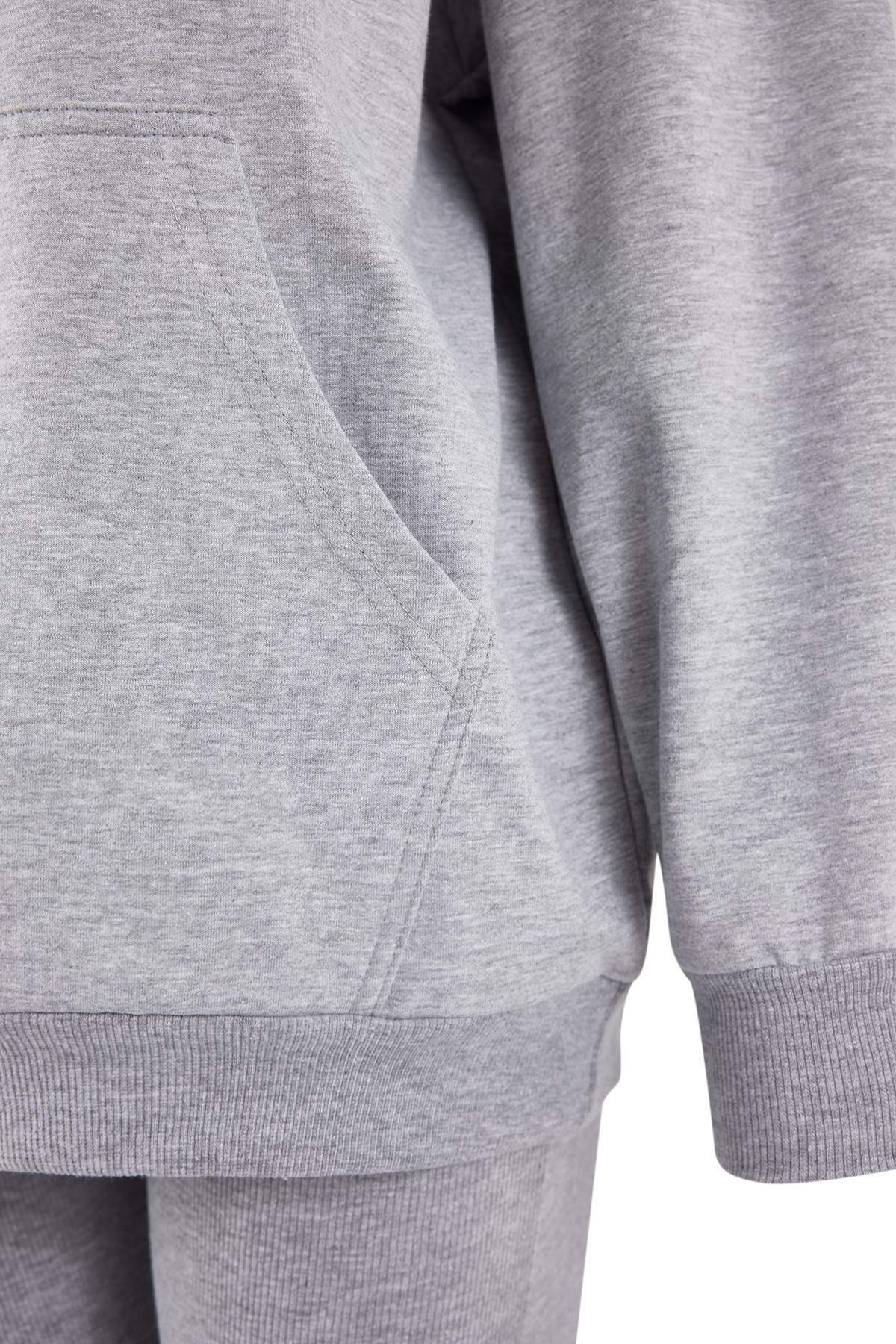 Trendyolmilla  Gri Melanj 3'lü Oversize/Geniş Kalıp Kapüşonlu Taytlı Örme Alt - Üst Takım TWOAW26AU00151 - Görsel 7