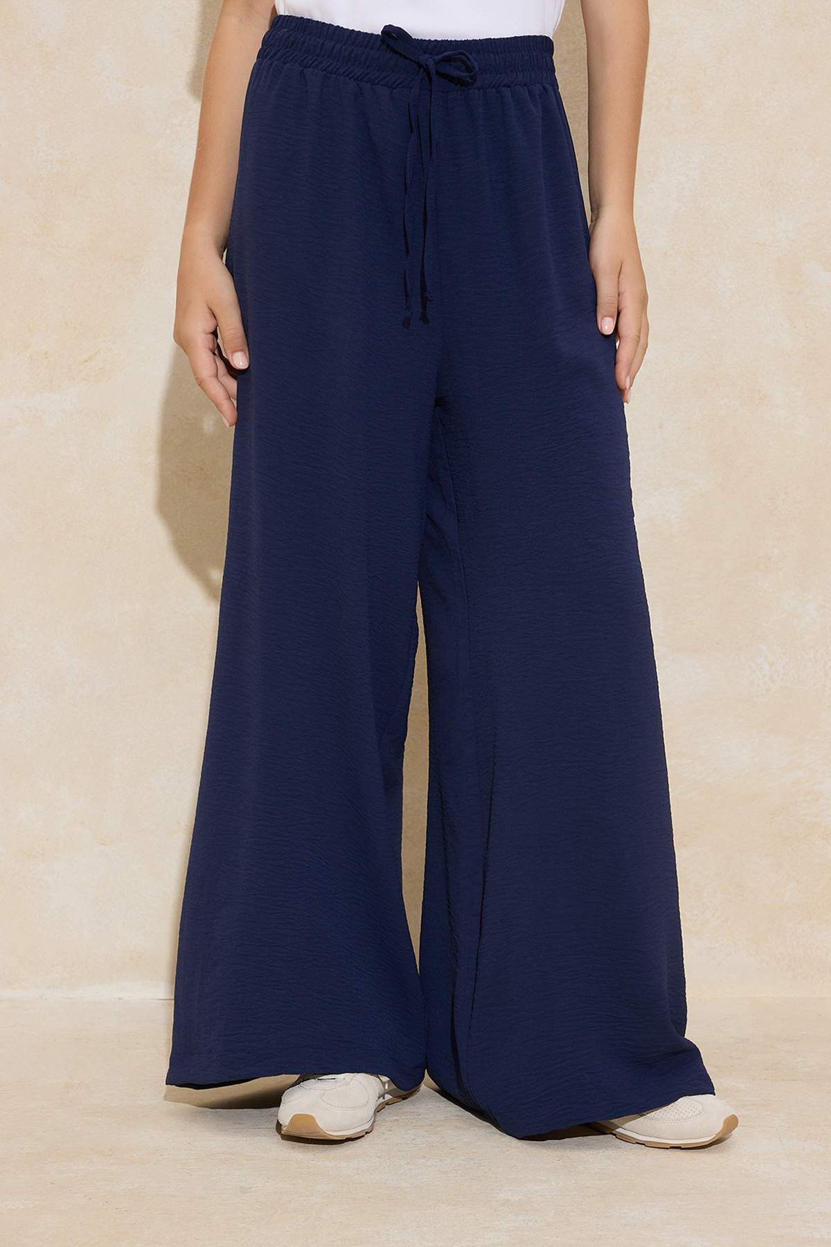 Trendyolmilla  Lacivert Wide Leg Bol Paça Dokuma Pantolon TCTSS22PL0240 - Görsel 3