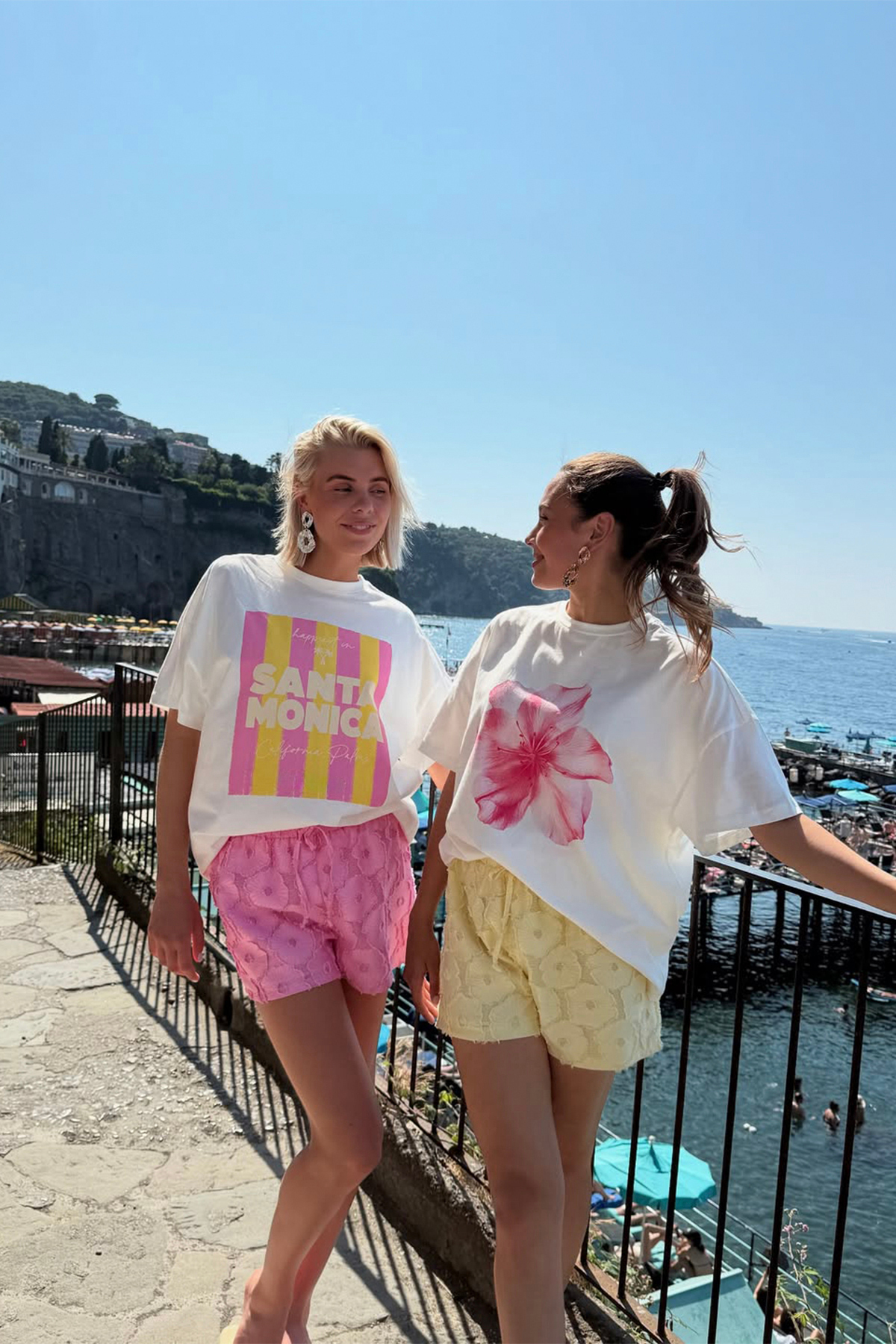 The Champ Clothing  Kadın Oversize Tişört Santa Monica Baskılı Beyaz – Bisiklet Yaka, %100 Pamuk Compact Süprem 24/1 - Görsel 5