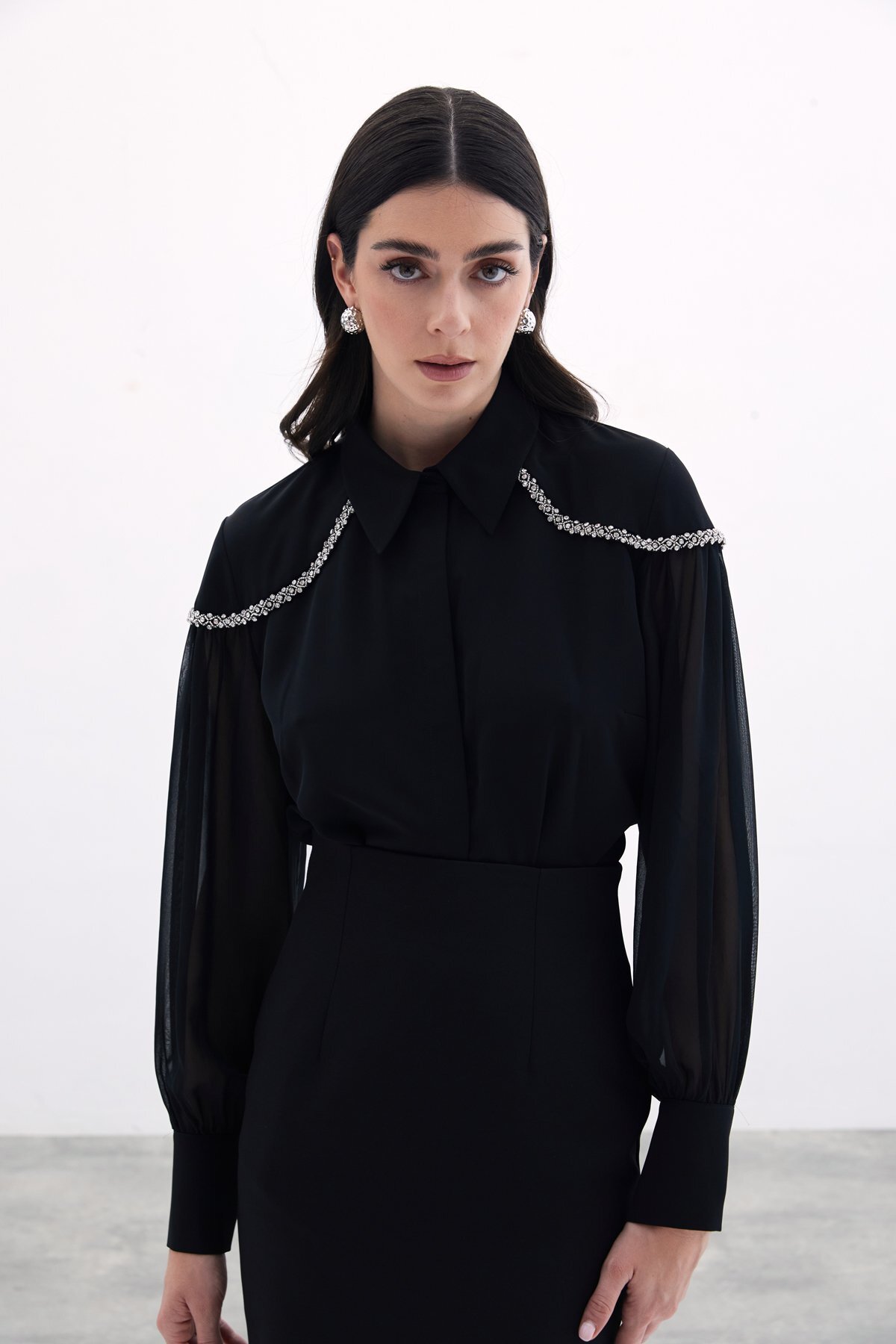 Sateen  Balon Kollu Aksesuarlı Gömlek - Siyah - Görsel 5