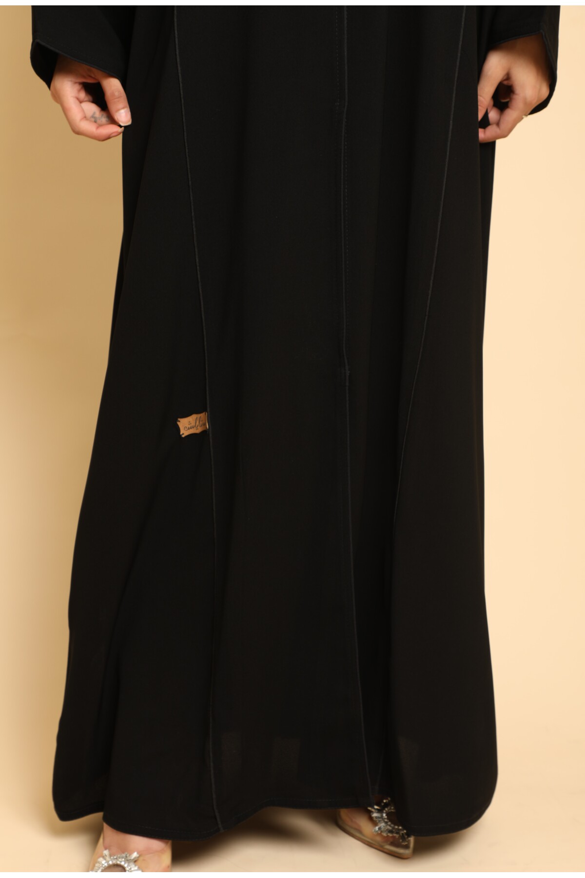 عباية كويتي كريب ملكي باللون الأسود