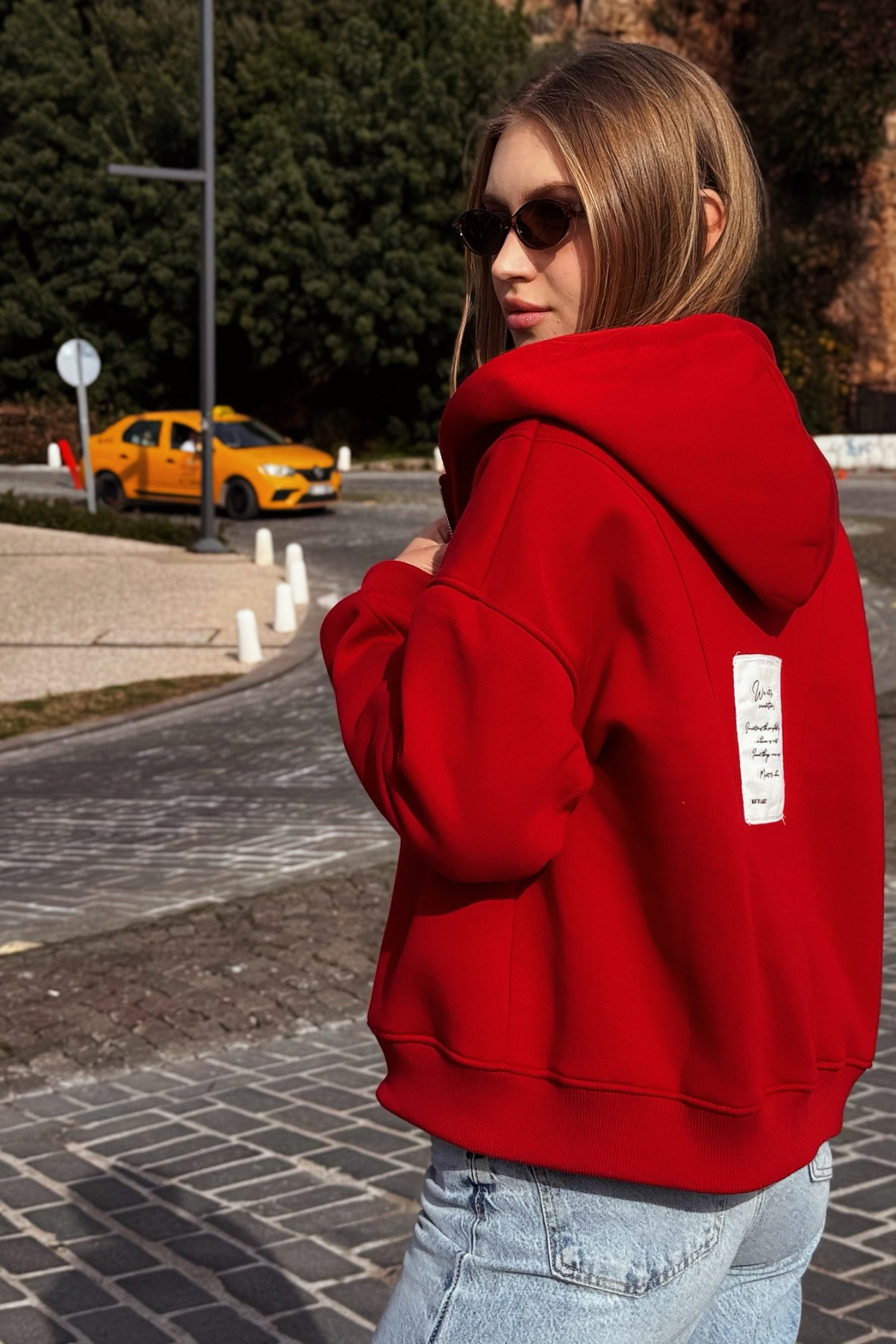 Le'Sluette  Kadın Oversize Pamuklu Önü Kesikli Metal Fermuarlı Kapüşonlu Sweatshirt Kırmızı - Görsel 6