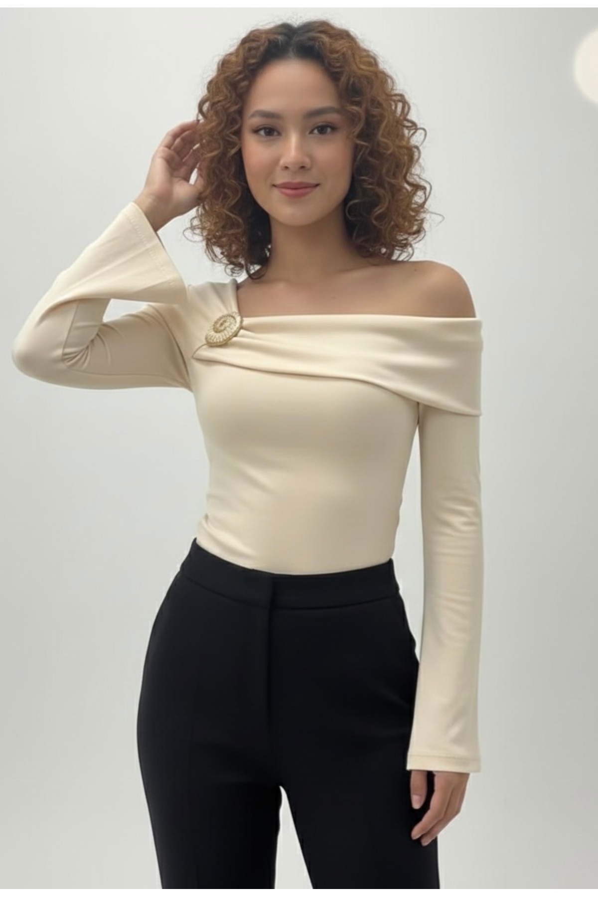 DOEDA MODA  Kadın Tek Omuz Aksesuarlı Modal Kumaş Bluz