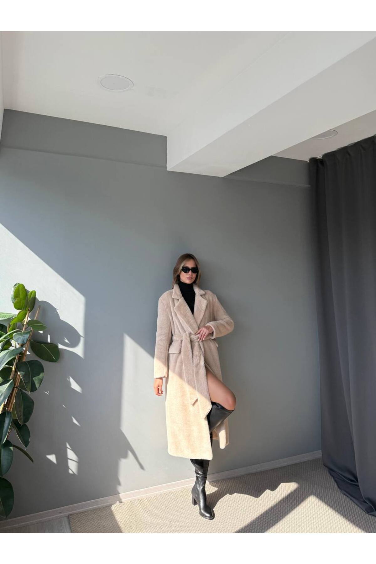 manana fashion Alpaka Kumaş %78 Yün Bej Uzun Kuşaklı Kaban görsel 7