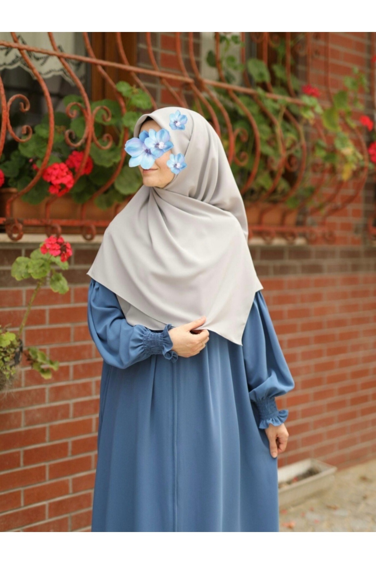 Hijab Medina Silk Scarf 120 x120 Cream