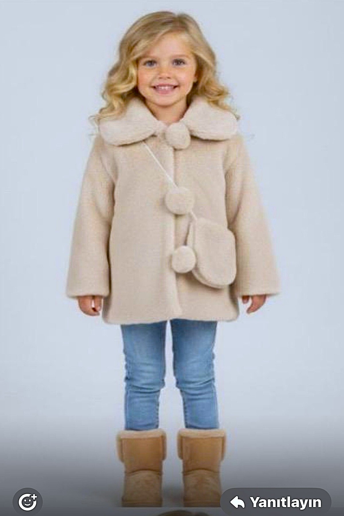 DeKuBaby Yeni Sezon Ponponlu - Çanta Aksesuarlı Kız Çocuk Peluş Mont fotoğrafı 4 (önizleme)