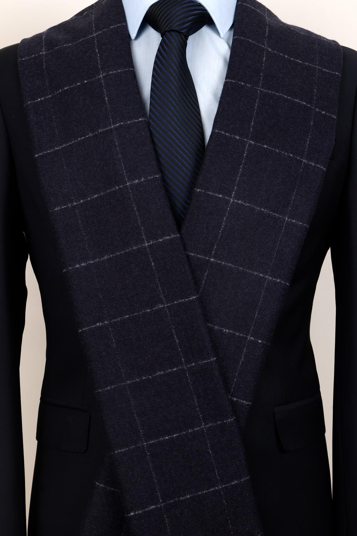  شال پشمی چهارخانه سرمه‌ای و سفید - شال مردانه شیک و اصیل