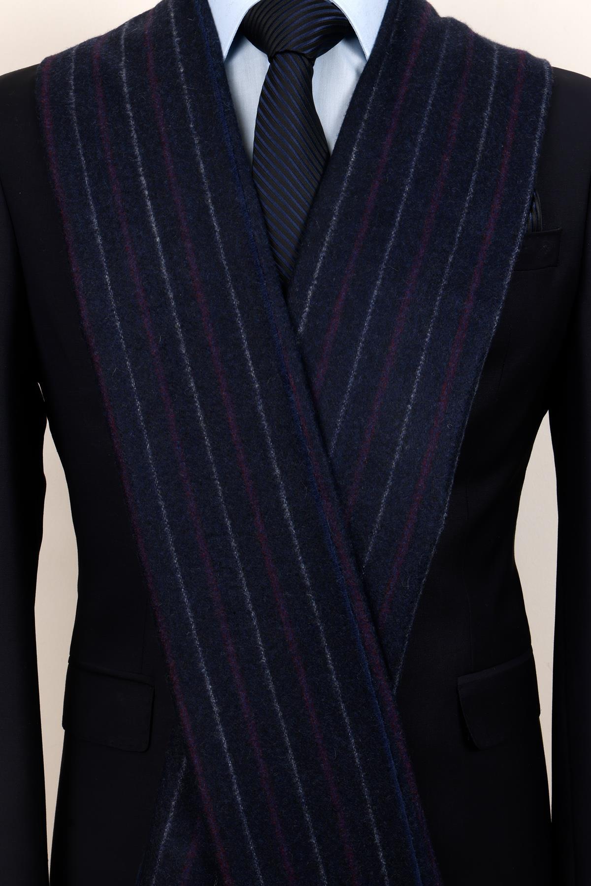  شال گردن پشمی راه راه سرمه‌ای و بنفش - شال گردن مردانه کلاسیک با بافت نرم