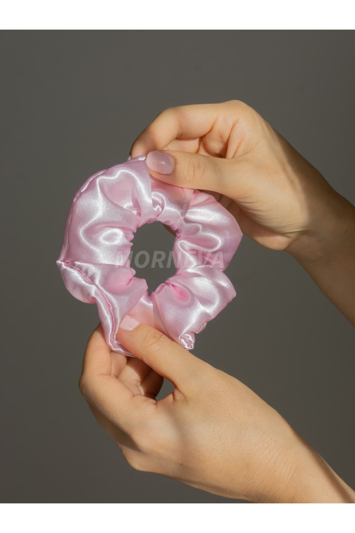 MORNEVA Pembe Saten Toka Scrunchie (1 Adet) görsel 3