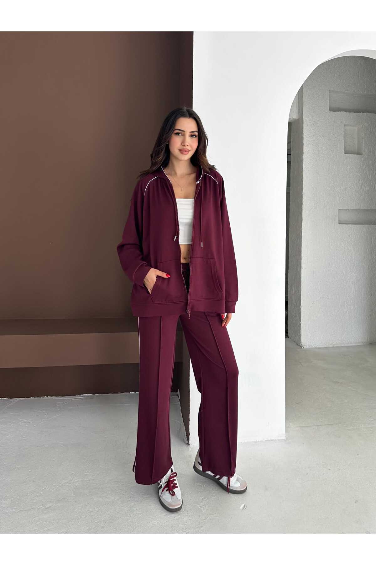 طقم سويت شيرت بقبعة وسحاب أنيق للنساء