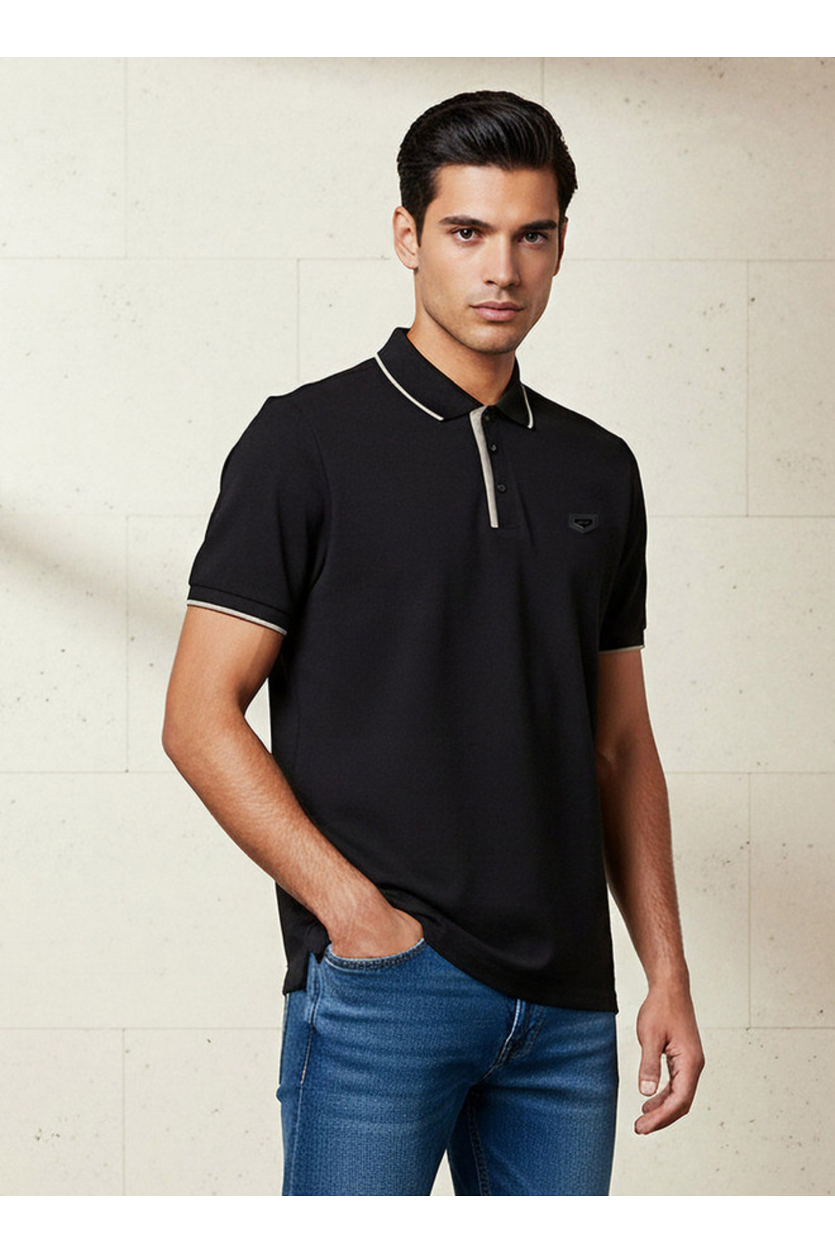 Iconic Men Short Sleeve Badge Accent Polo T-shirt