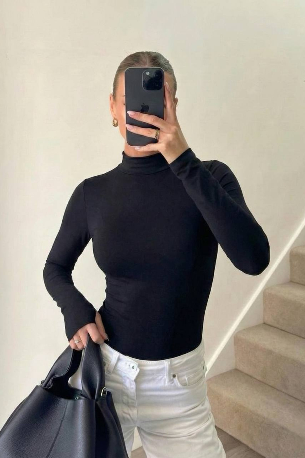 oshebu Жіночий боді з високим коміром, довгими рукавами та деталями на пальцях