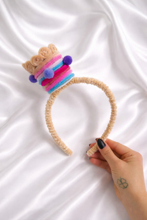 Serra Pastalı peluş taç