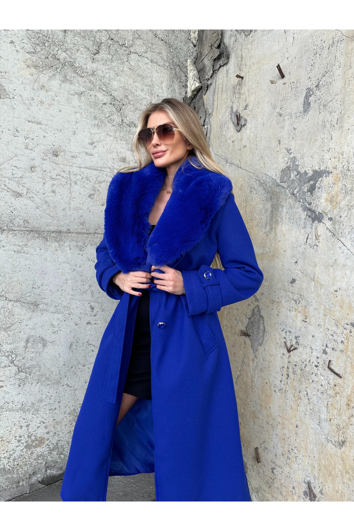 ByRanaBuyuk  Saks Mavisi Yaka Kürklü Uzun Kaşe Kaban - Görsel 3