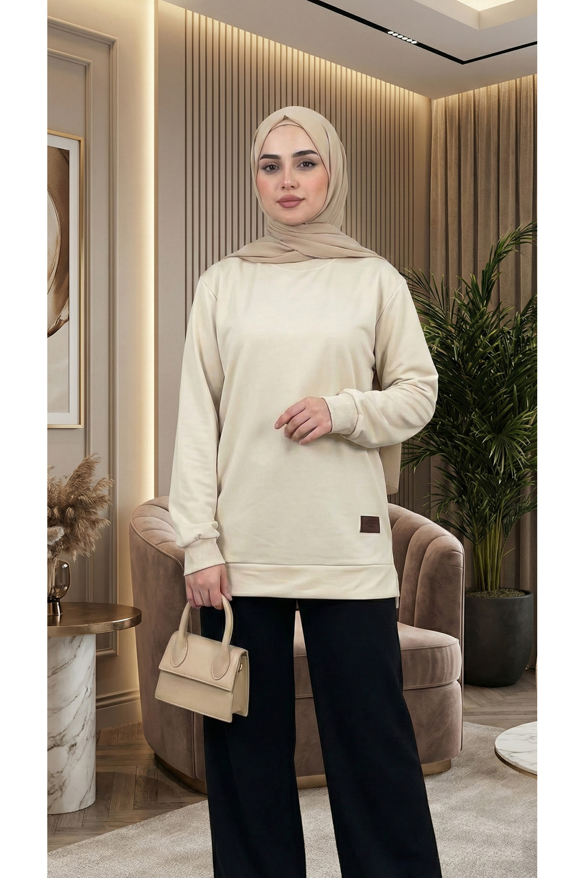 unika boutique Kadın Bisiklet Yaka Tesettür Yırtmaçlı Armalı Tunik Sweat Sweatshirt