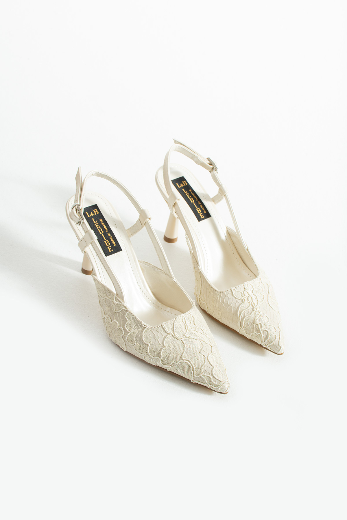 Lebibe Shoes LISA Kadın Ekru Sivri Burun 7 cm Topuklu Çiçek Dantel Desenli Rugan Slingback Ayakkabı görsel 2