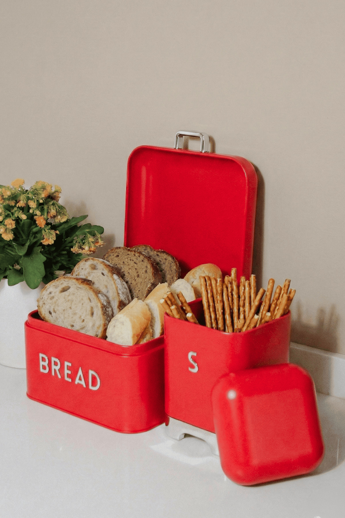 Home Red Galvanized 5.6 L Bread Small Size Bread Bin - 200x140mm & 2 L Storage Box 115x150mm Set