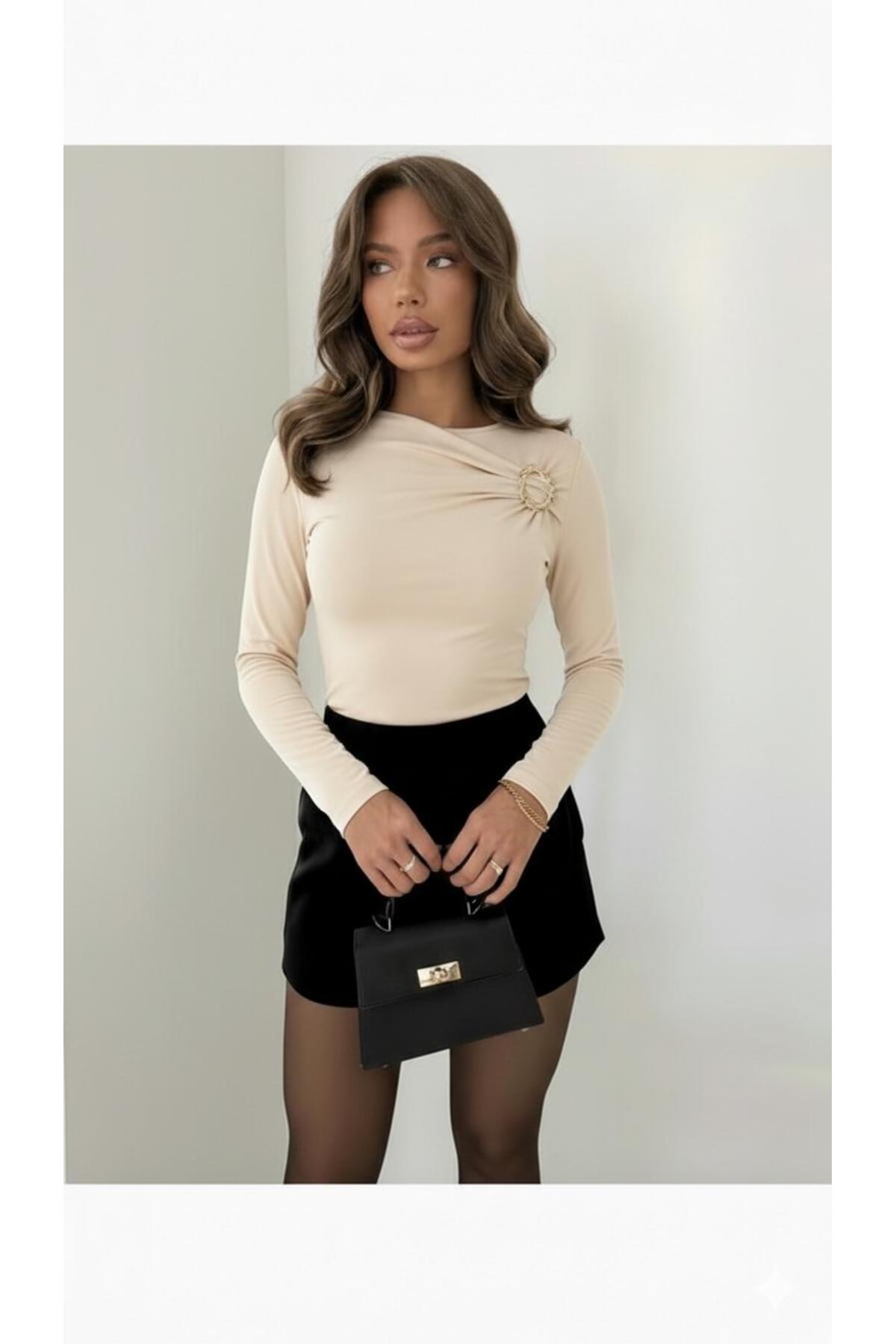 peri tower  YENİ ÜRÜN Kadın Tokalı Göğüs Detaylı Sandy Uzun Kollu Bluz 0068 - Görsel 5