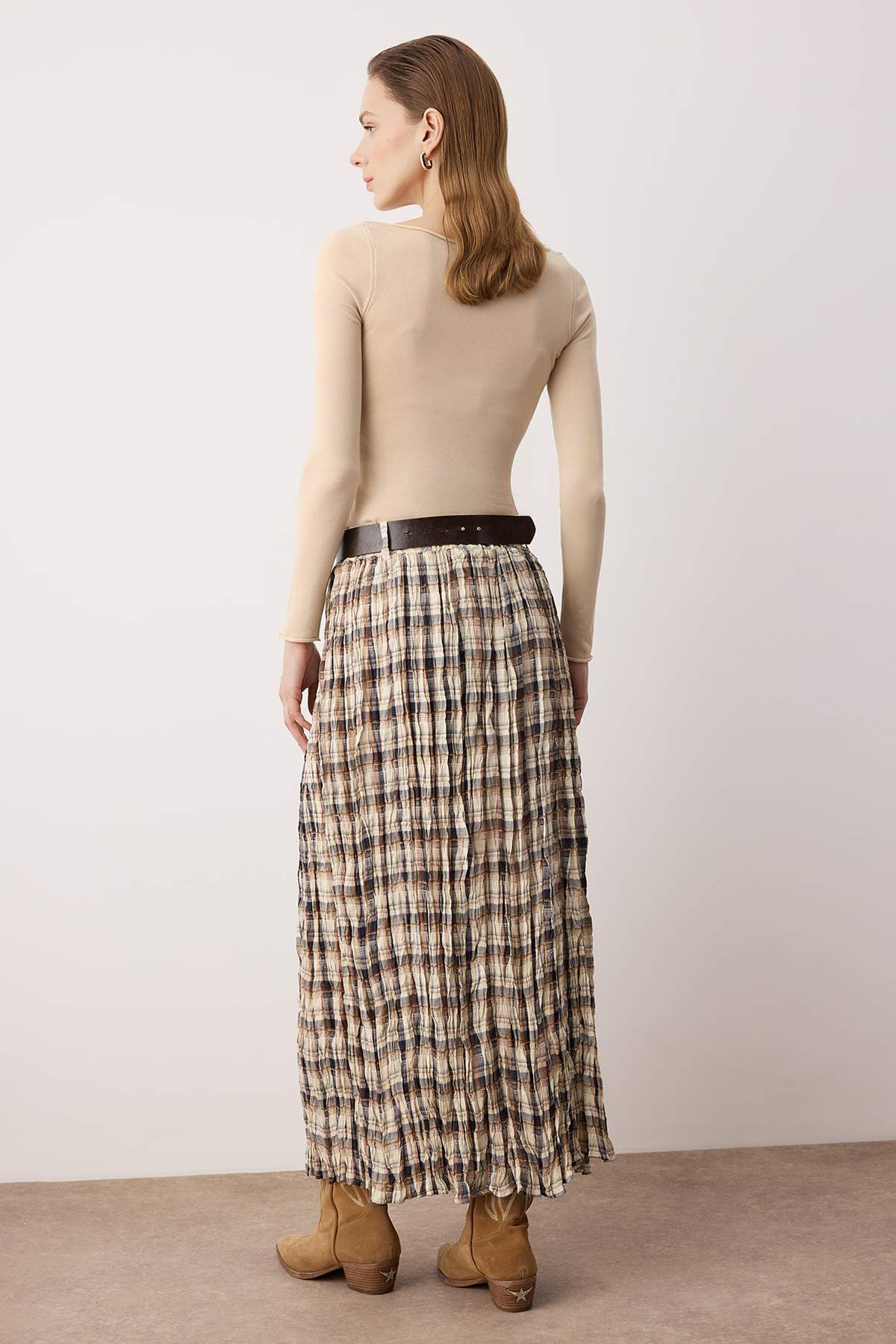 Trendyolmilla  Çok Renkli Ekoseli Kemerli Kırışık Dokuma Uzun Maxi Etek TWOAW26ET00174 - Görsel 7