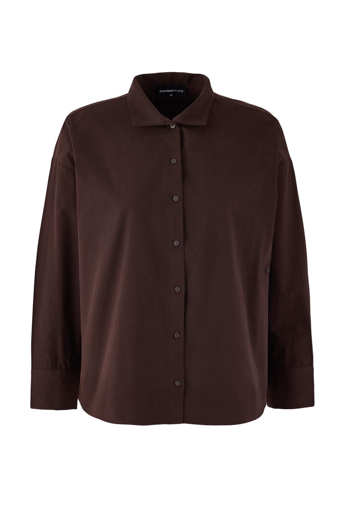 Trendyolmilla  Trendyol Studio Koyu Kahverengi Oversize Asimetrik Pamuklu Poplin Gömlek TWOAW26GO00106 - Görsel 6