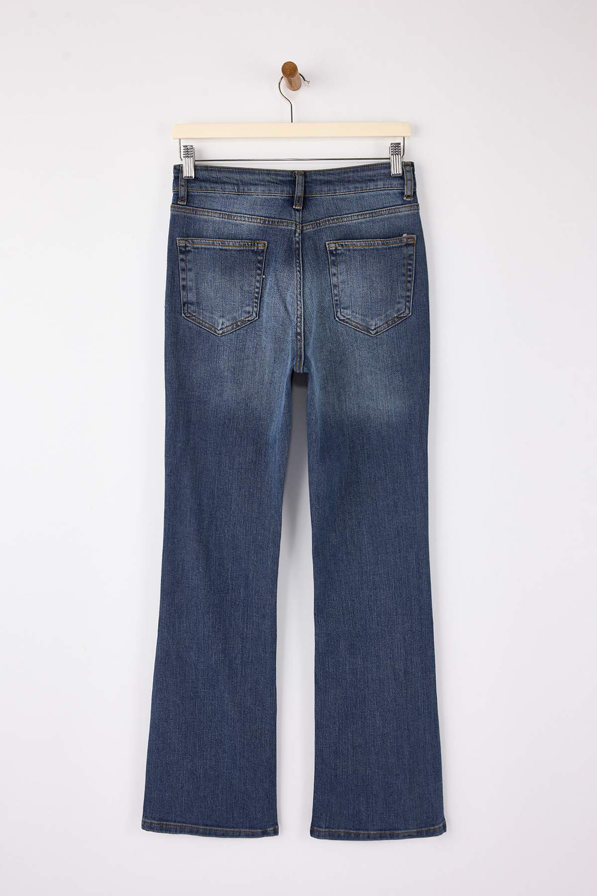 Trendyolmilla  Mavi Normal Bel Az Esnek Flare İspanyol Paça Jeans TWOSS26JE00010 - Görsel 6