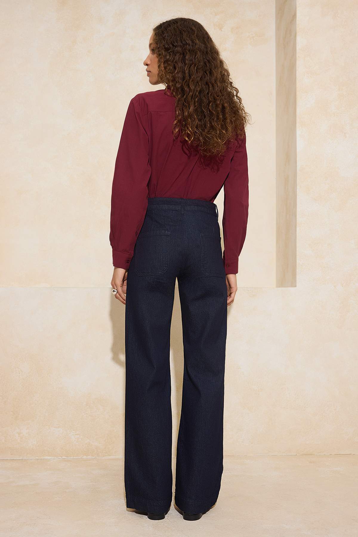 Trendyolmilla  Lacivert Yüksek Bel Cep Detaylı Raw Wide Leg Jeans TWOAW26JE00231 - Görsel 4