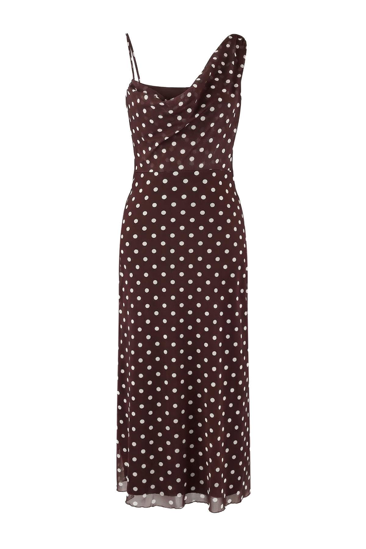 Trendyolmilla  Kahverengi Puantiyeli Bodycon Asimetrik Yaka Kolsuz Büzgülü Maxi Tül Örme Elbise TWOSS26EL00024 - Görsel 5