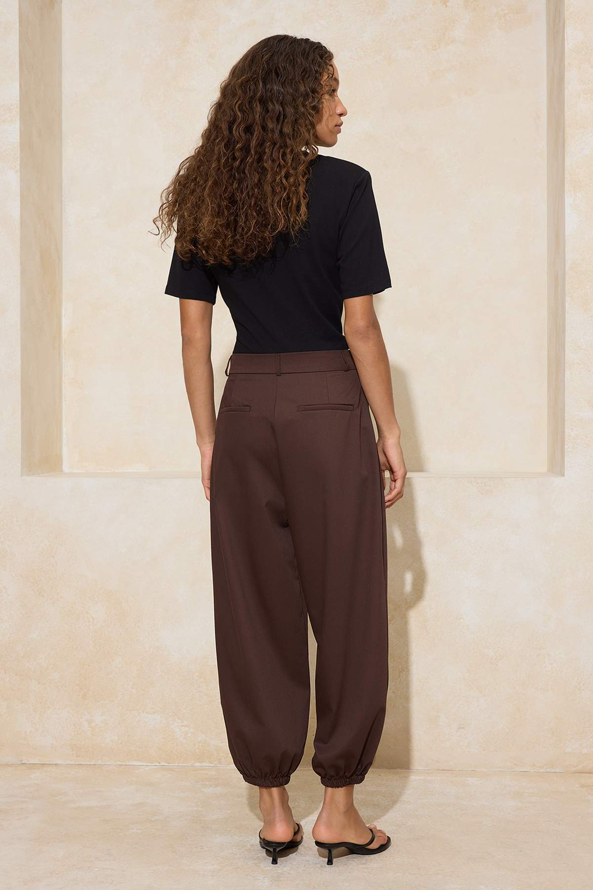 Trendyolmilla  Koyu Kahverengi Poliviskon Dokuma Şalvar Pantolon TWOSS26PL00039 - Görsel 4