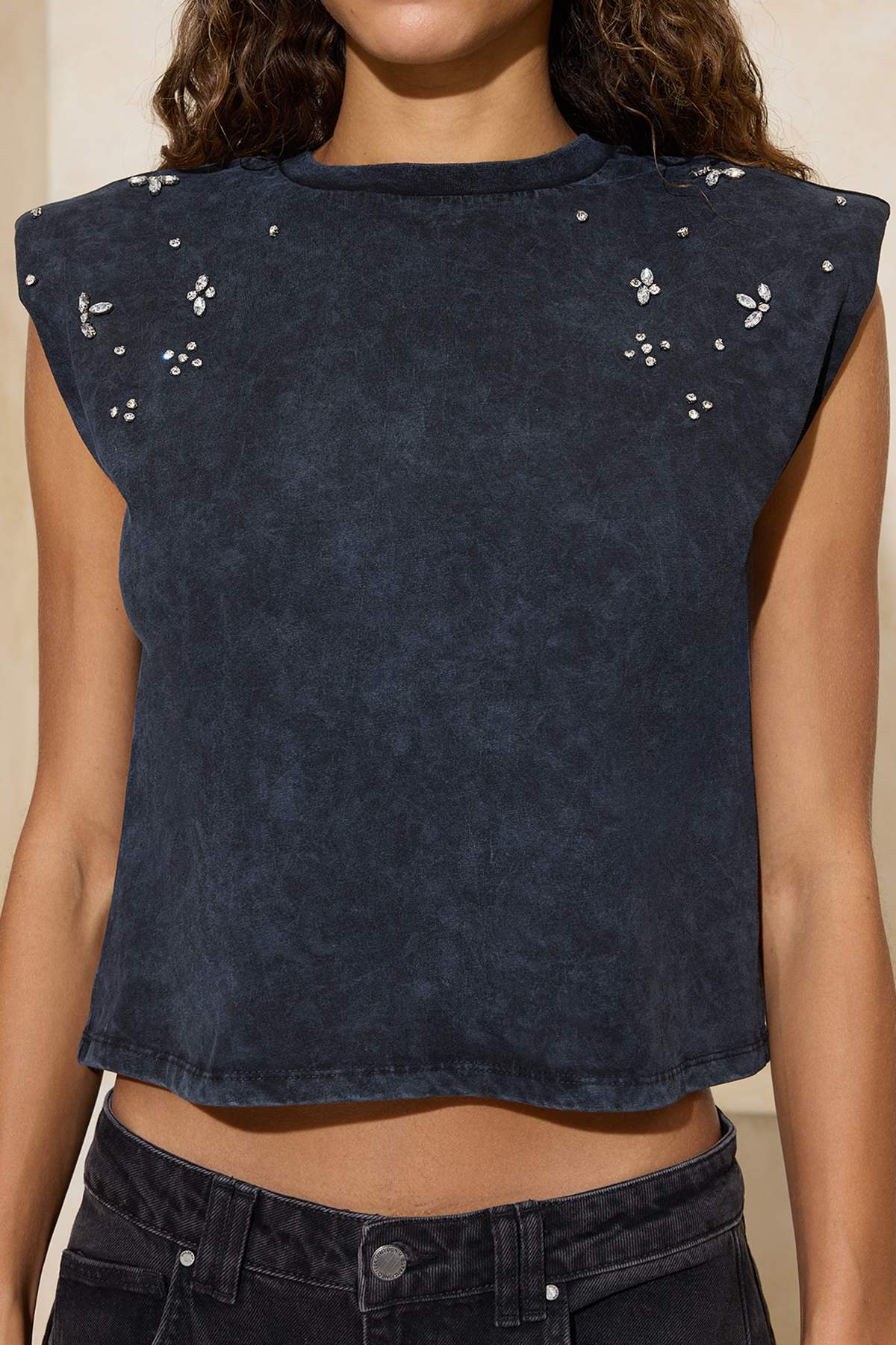 Trendyolmilla  Antrasit Relaxed/Rahat Kalıp Düşük Kol Kolsuz Vatkalı Tok %100 Pamuk Örme T-Shirt TWOSS26TS00008 - Görsel 3