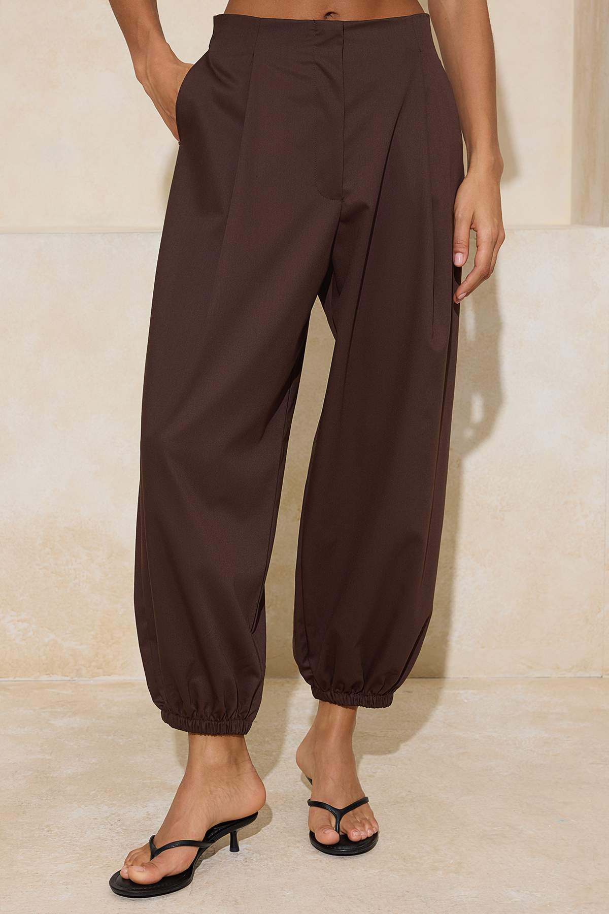 Trendyolmilla  Koyu Kahverengi Poliviskon Dokuma Şalvar Pantolon TWOSS26PL00039 - Görsel 3